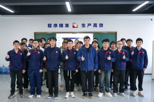 想学PLC编程去哪所学校好？快看！这所学校已经火出圈啦！